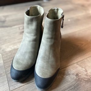 Dr. Scholl’s Sz 9 booties